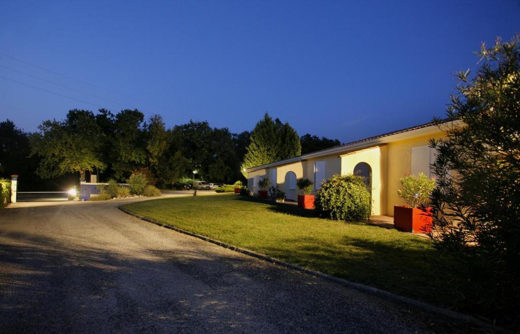 Logis Hotel Corintel Bordeaux Est Tresses المظهر الخارجي الصورة