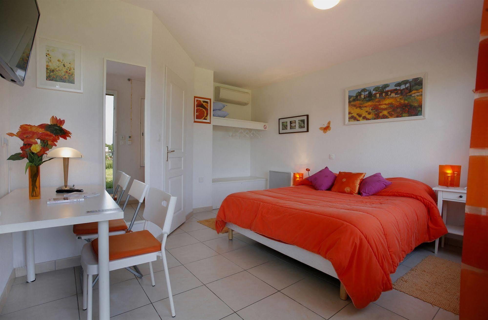 Logis Hotel Corintel Bordeaux Est Tresses المظهر الخارجي الصورة